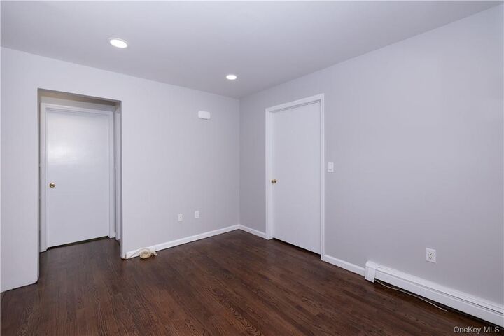 Property Photo:  142 E Sunnyside Lane Side Entry  NY 10533 