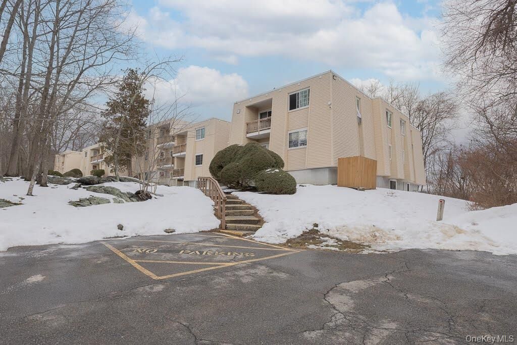 Property Photo:  506 Fox Run Lane  NY 10512 