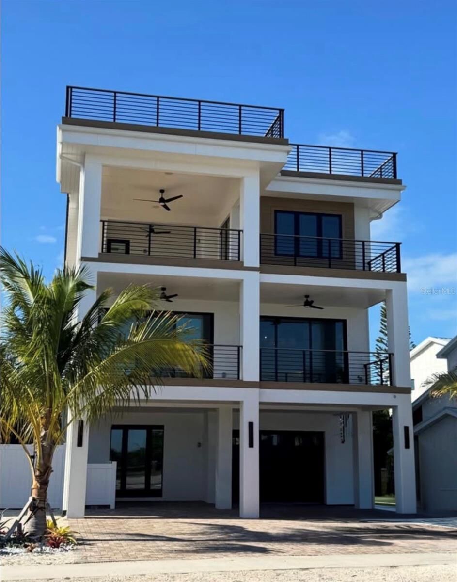 Property Photo:  671 Avenida Del Norte  FL 34242 