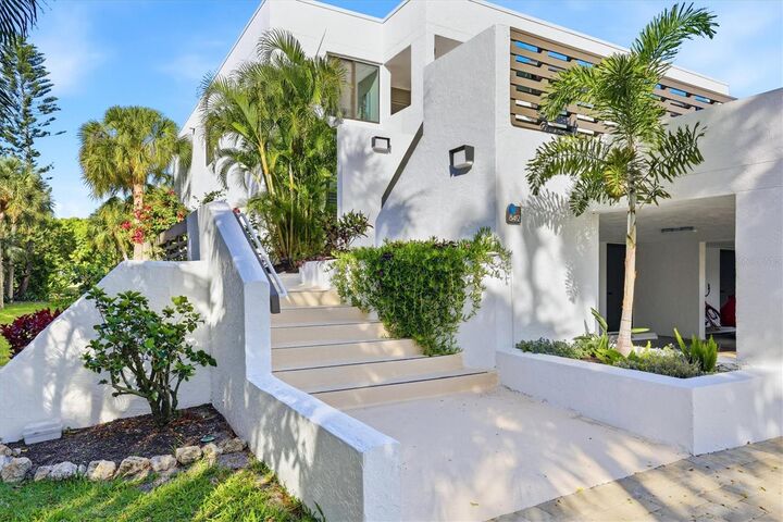 Property Photo:  842 Bayport Way  FL 34228 