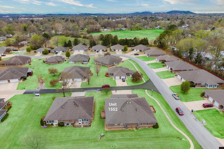 Property Photo: 1552 Meadowhill Drive AR 72653