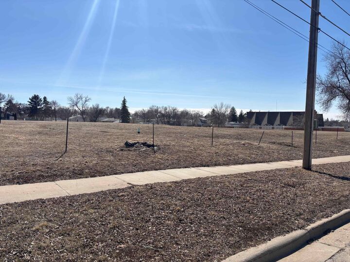 Property Photo:  1001 2nd St  ND 58701 