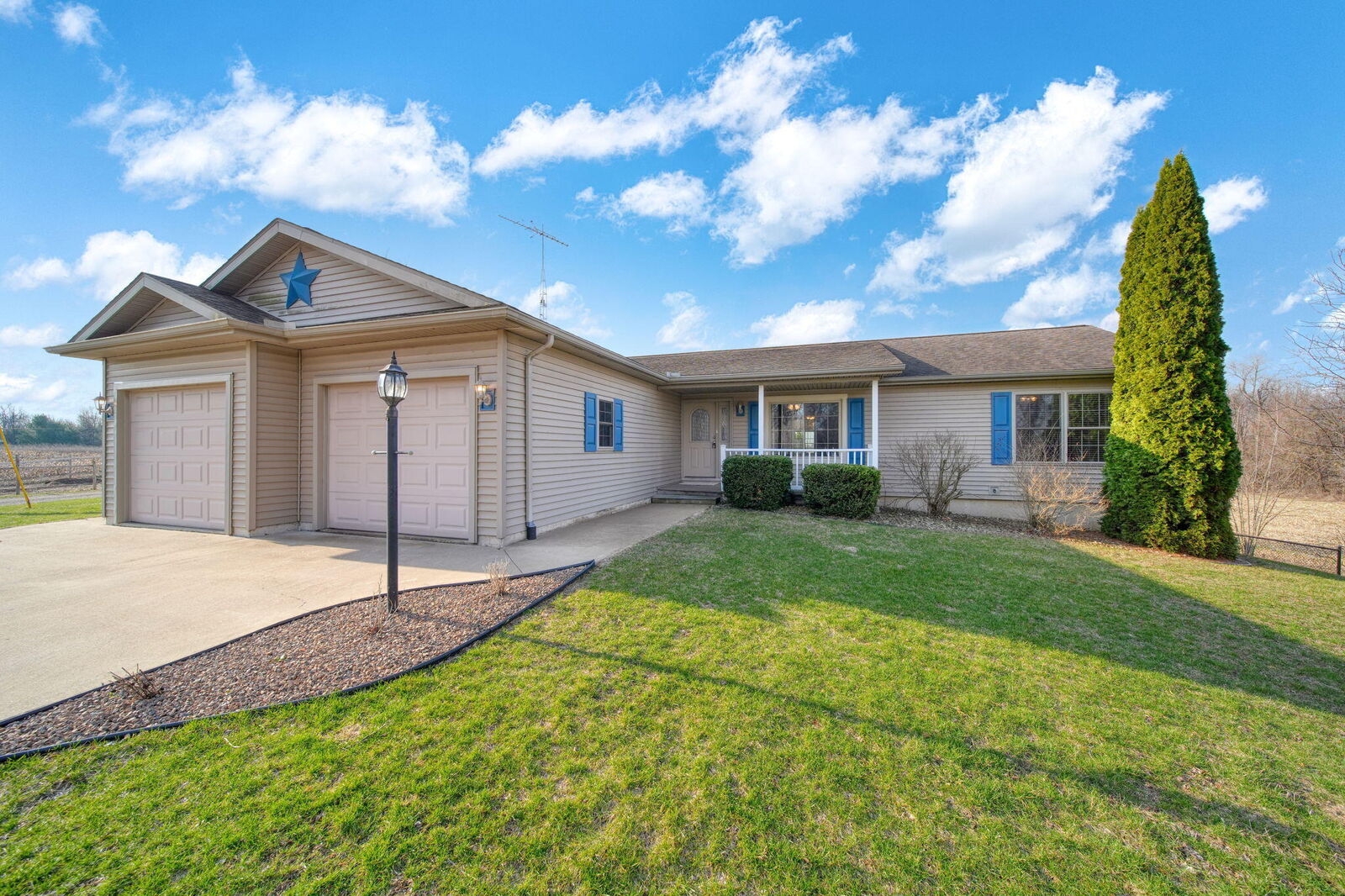 Property Photo:  11323 Miner Road  MI 49269 