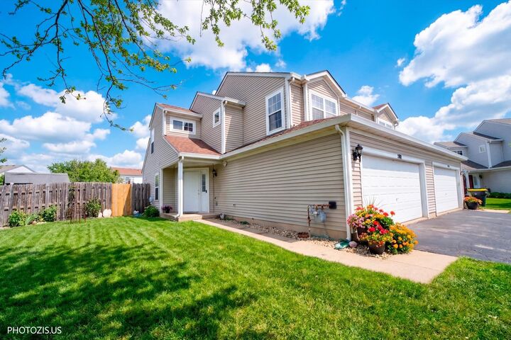 Property Photo:  580 S Annandale Drive  IL 60156 