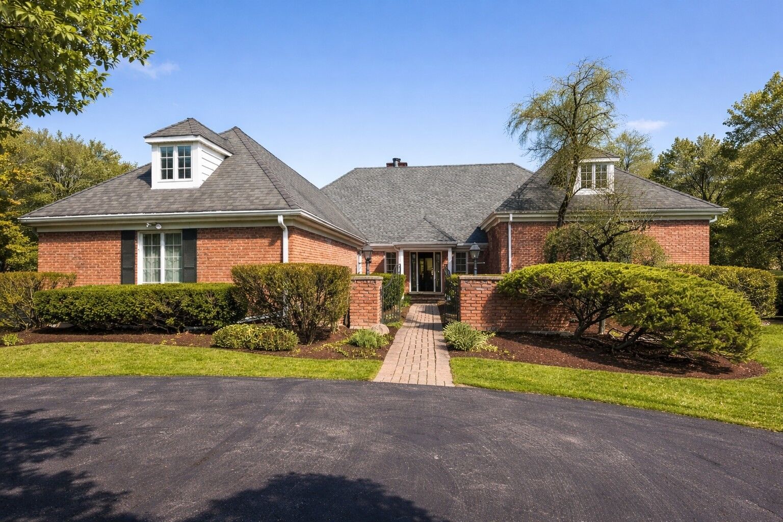 Property Photo: 1620 Pheasant Trail IL 60067