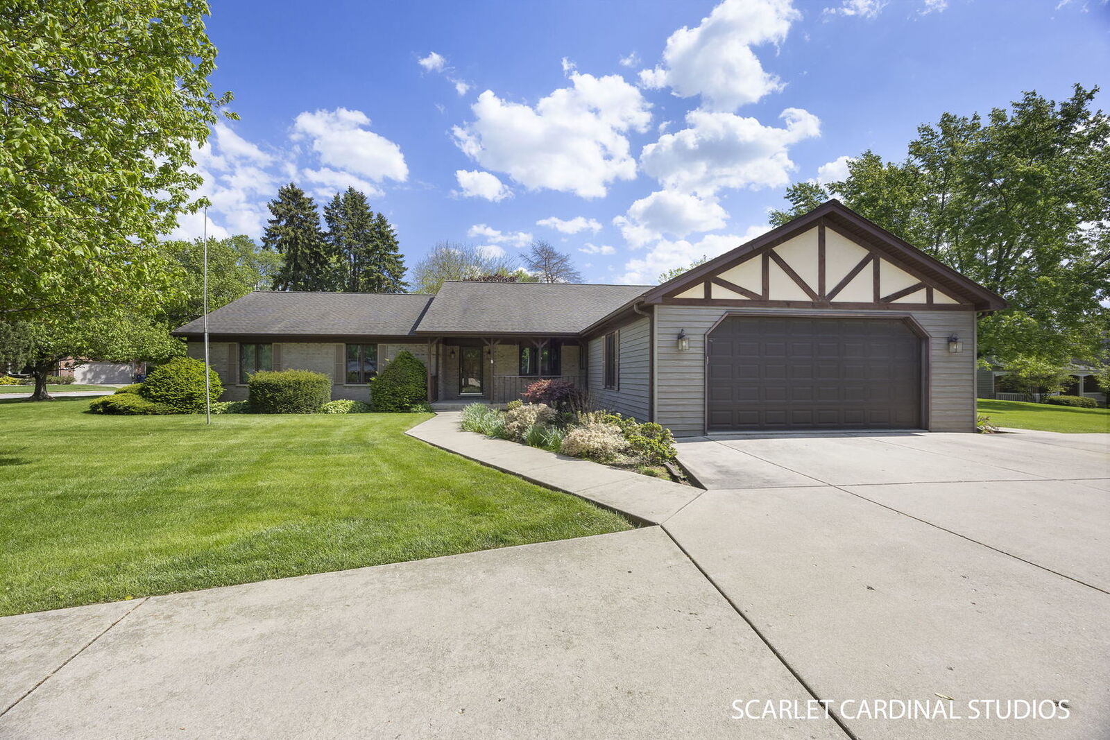 Property Photo:  5S440 Beau Bien Boulevard  IL 60540 