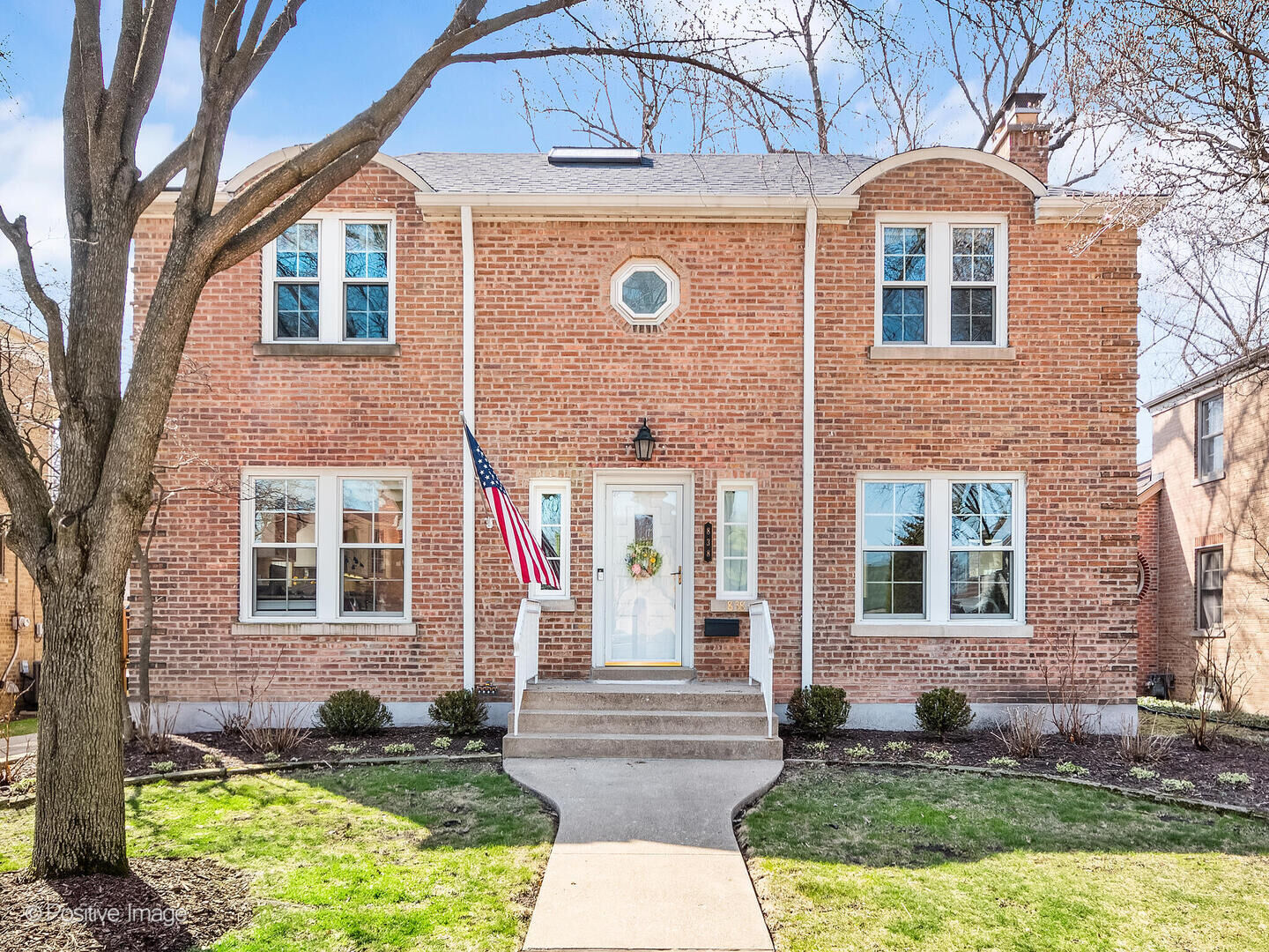Property Photo: 838 N Kensington Avenue IL 60526