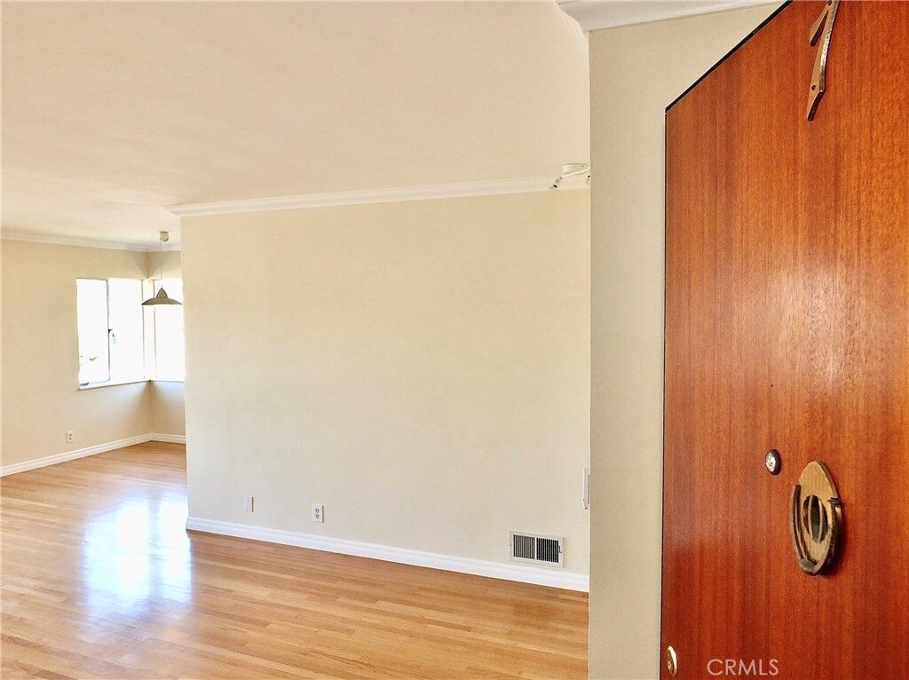 Property Photo:  1250 E East 3rd Street 7  CA 90802 