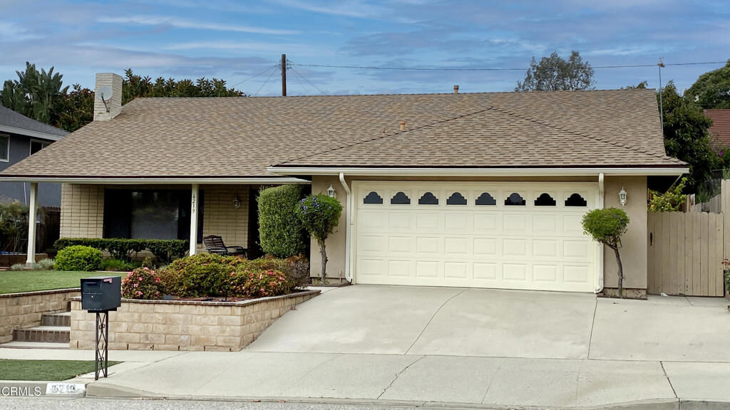 Property Photo:  6219 Loma Vista Road  CA 93003 