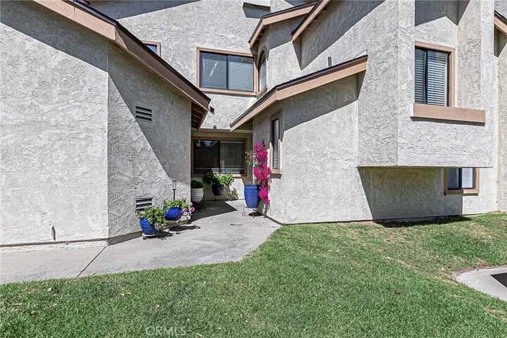 Property Photo:  200 Village Circle  CA 93436 