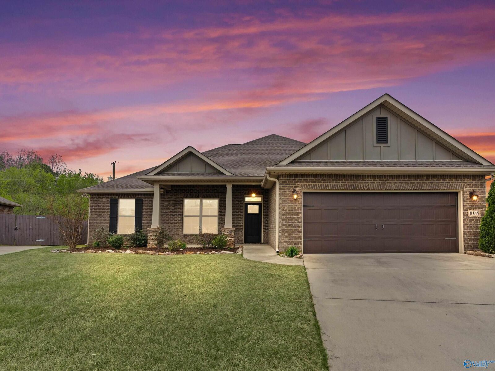 Property Photo: 608 Covington Cove Lane AL 35757