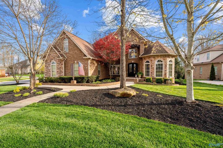 Property Photo: 10 Bluff View Drive SE AL 35803