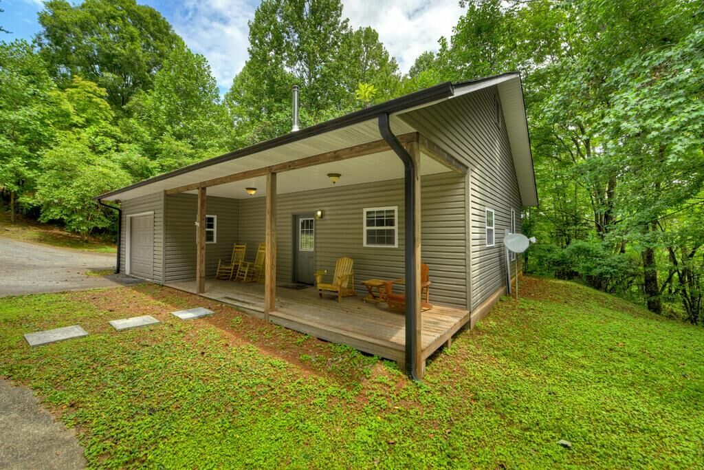 Property Photo:  365 Ruby Lane  GA 30559 