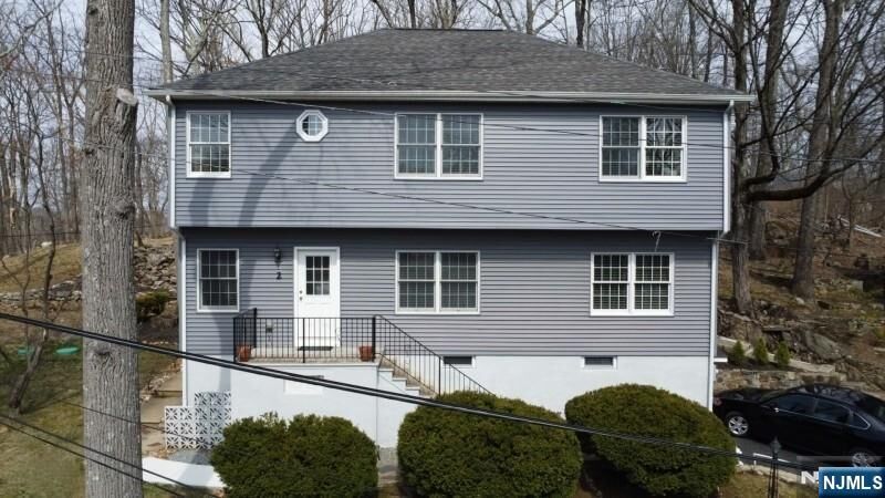 Property Photo:  2 Lilac Road  NJ 07849 