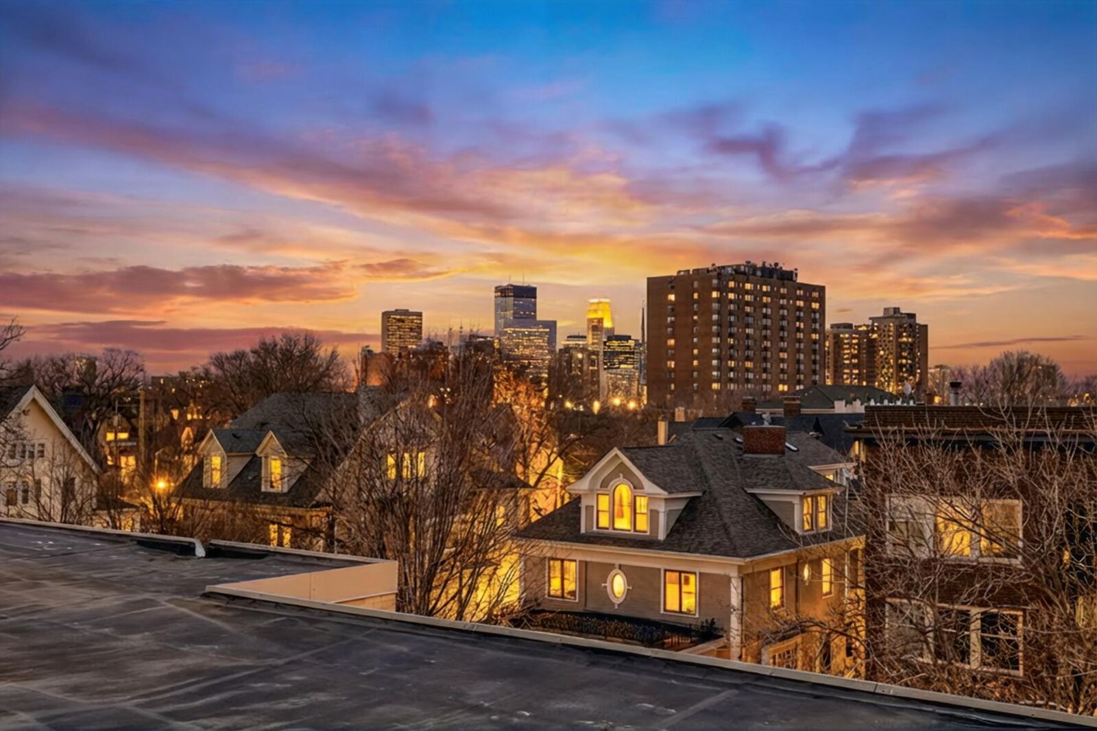 Property Photo:  1912 Dupont Avenue S 405  MN 55403 