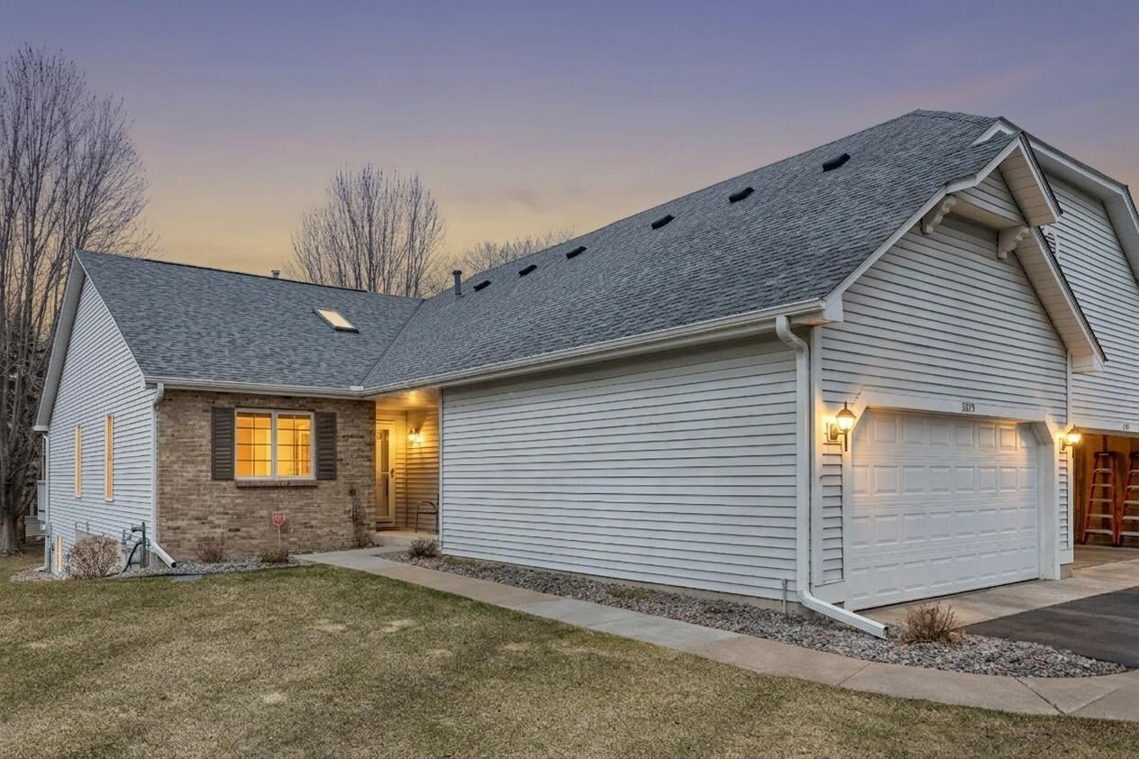Property Photo:  2679 Lake Court Circle  MN 55112 