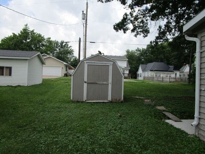 Property Photo: 1003 E Washington MO 63501