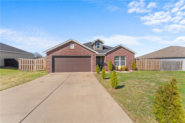 Property Photo:  888 NW Evans Circle  AR 72713 