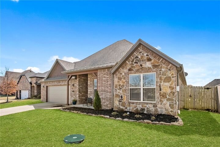 Property Photo: 1103 Vista Bell Drive AR 72718