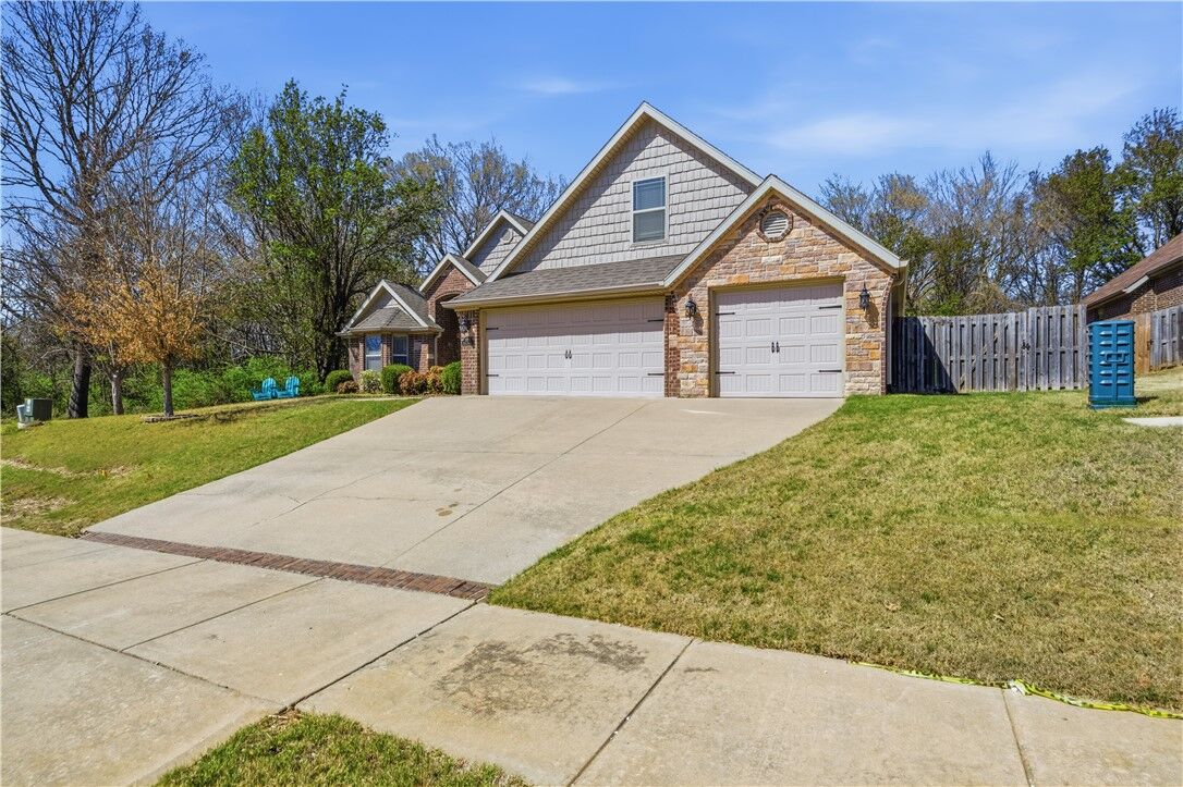 Property Photo:  2354 W Eiffel Crossing  AR 72704 