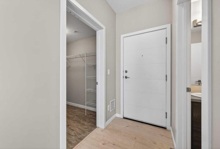 Property Photo:  122 Mahogany Centre SE 407  AB T3M 2Y1 