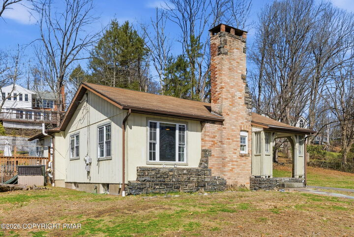 Property Photo:  138 Maple Avenue  PA 18301 