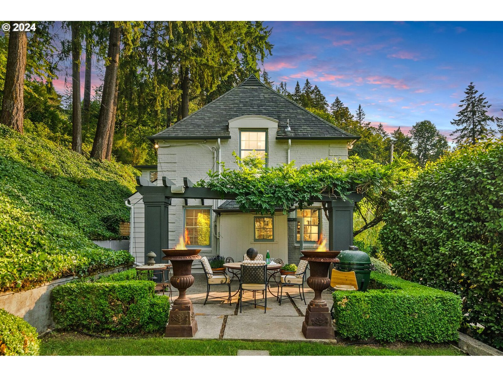 Property Photo:  2934 SW Montgomery Dr  OR 97201 