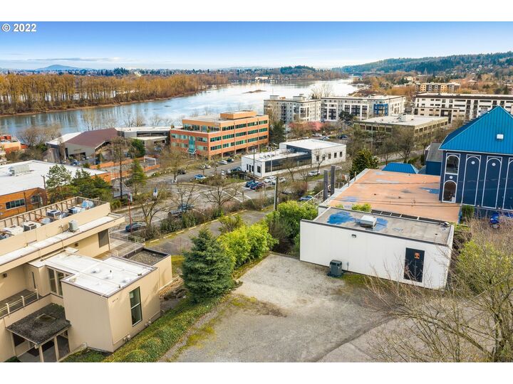 Property Photo:  4530 S Kelly Ave  OR 97239 