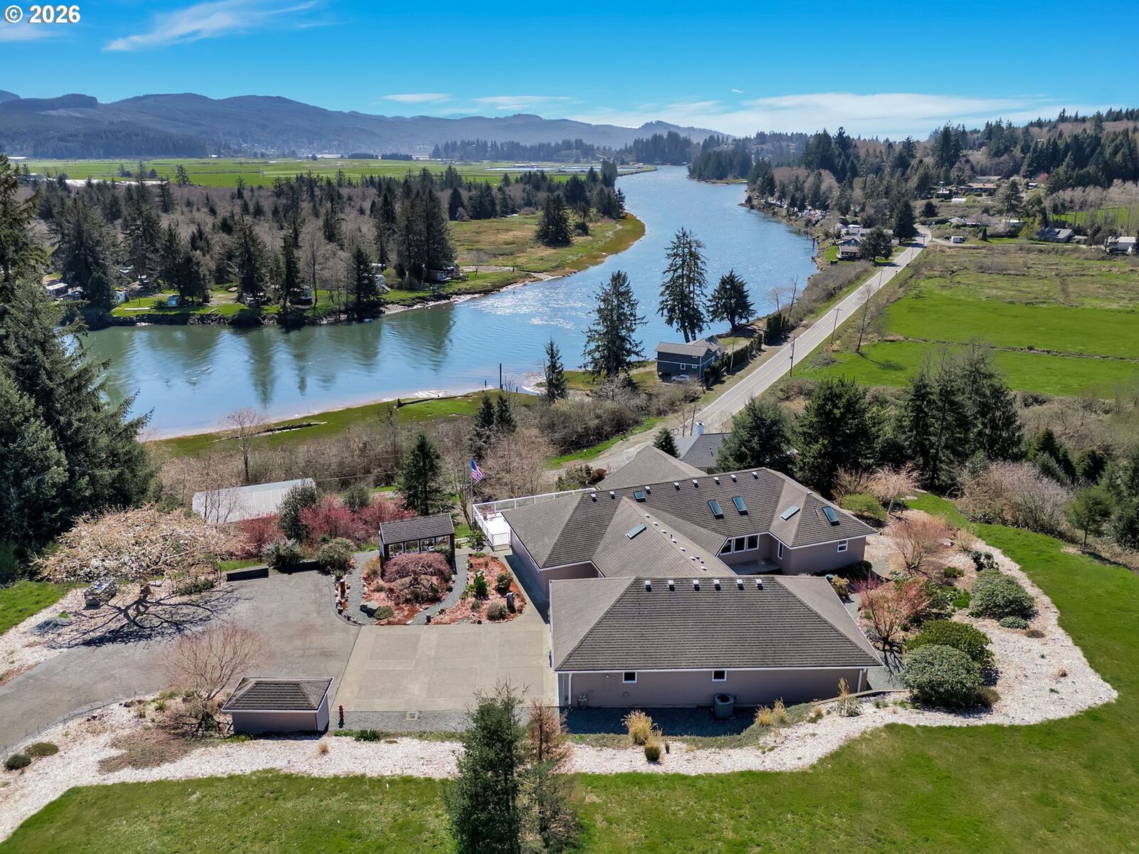Property Photo:  14115 Riverview Meadows Ln  OR 97131 