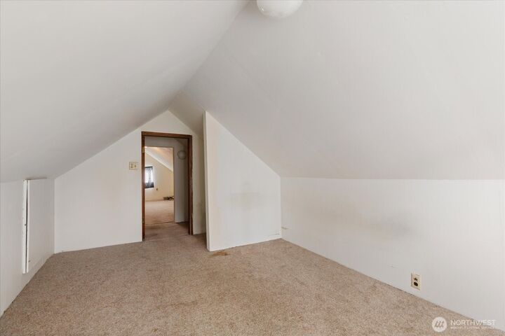 Property Photo:  1311  H Avenue  WA 98221 