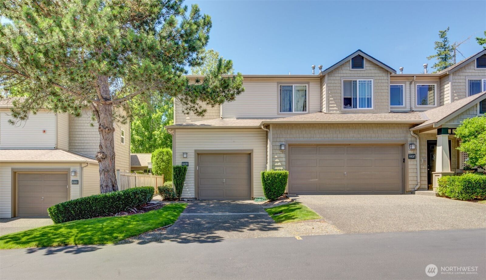 Property Photo:  4439  248th Lane SE 4439  WA 98029 