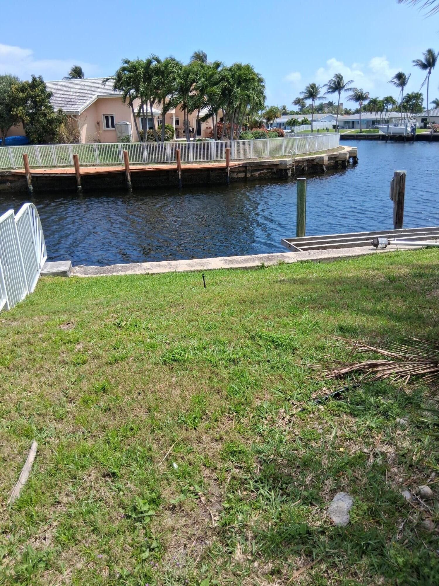 Property Photo:  660 SE 7th Avenue  FL 33060 