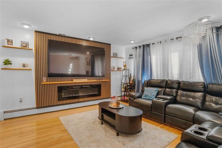 Property Photo:  3 Vineland Avenue  RI 02911 