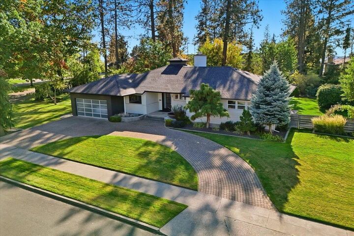 Property Photo:  11 W 40th Ave  WA 99203 