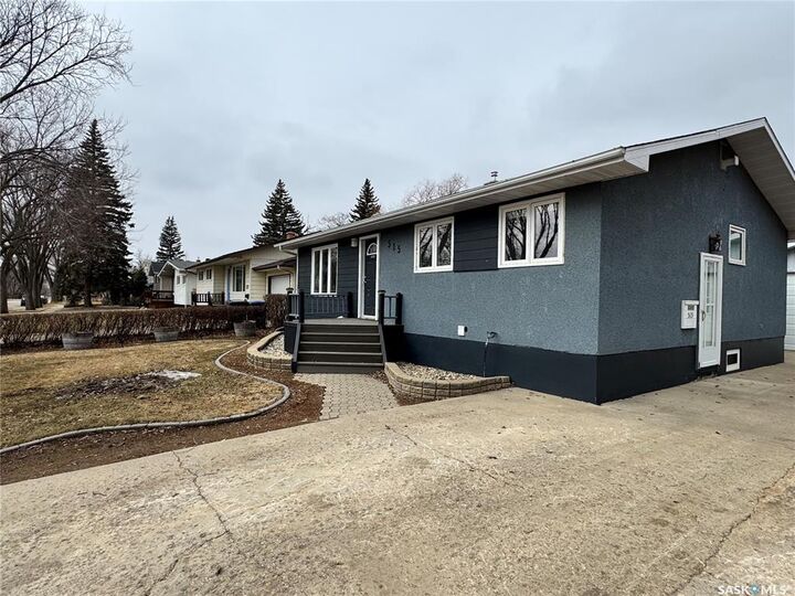 Property Photo:  515 3rd Avenue NW  SK S4H 1R2 