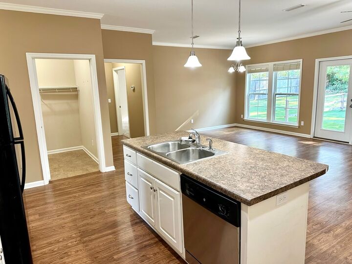 Property Photo: 210 Huron AL 36301