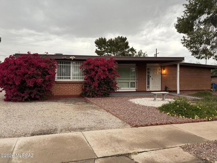Property Photo: 8133 E Colette Place AZ 85710