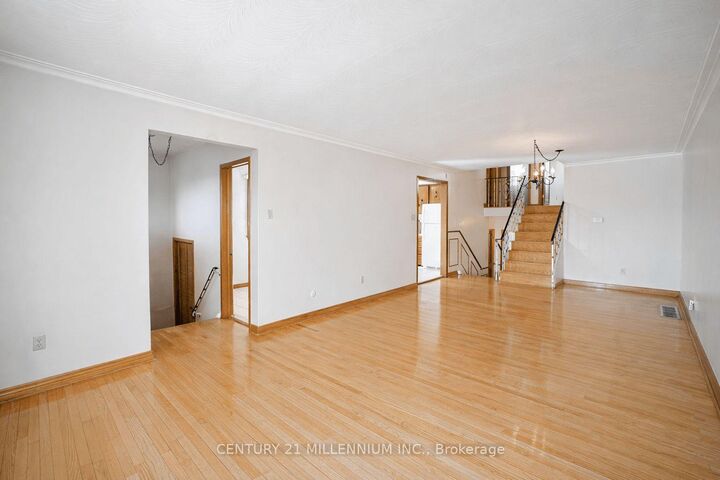 Property Photo:  42 Dellbrook Crescent  ON M9L 1E2 