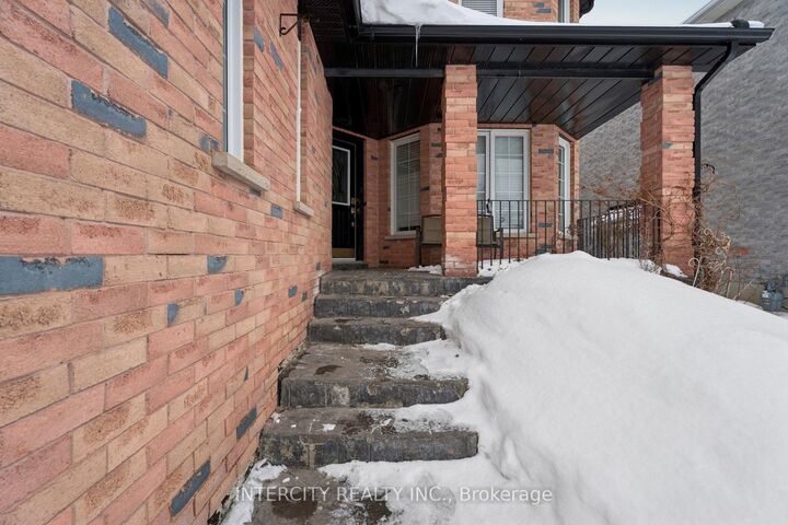 Property Photo: 25 Meyer Avenue ON L4M 6Y1