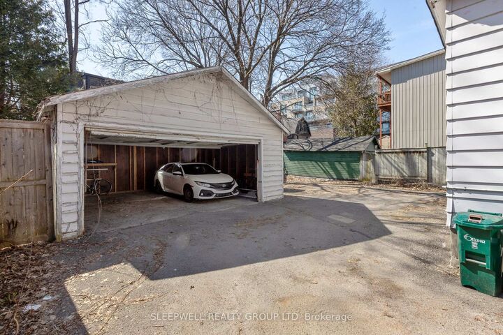 Property Photo:  84 Fourth Avenue  ON K1S 2L2 