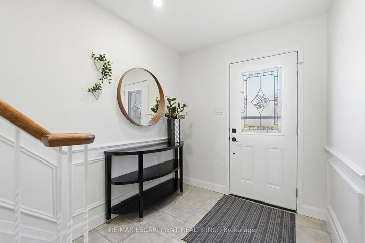 Property Photo: 2252 Upper Middle Road 4 ON L7P 2Z9