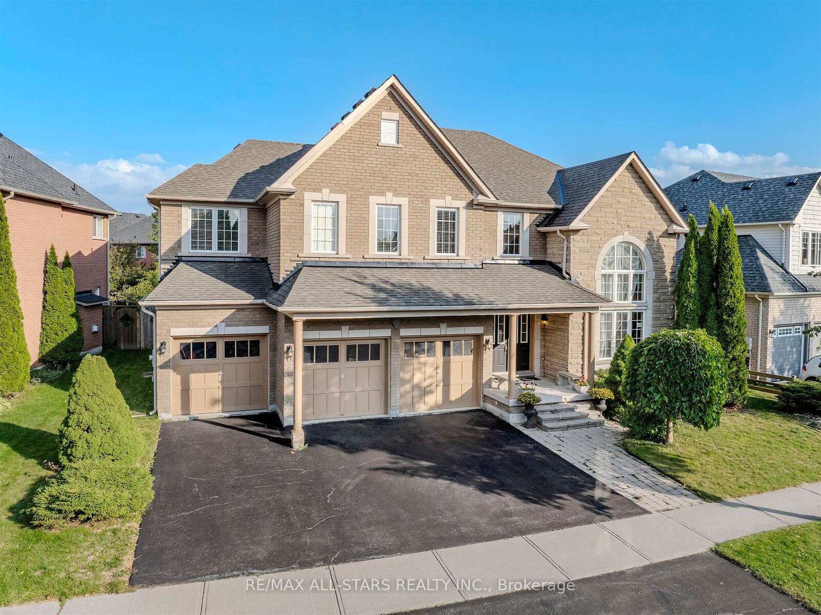 Property Photo: 125 Second Avenue ON L9P 2A2