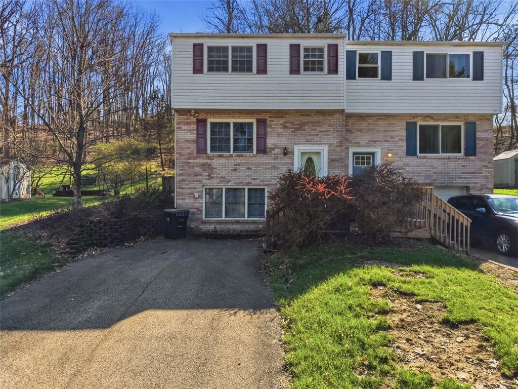 Property Photo:  538 Pine Line Dr  PA 15237 