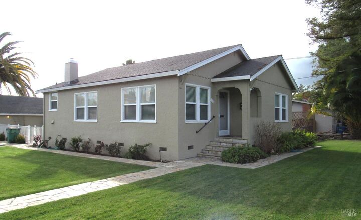 Property Photo:  403 W Spain Street  CA 95476 