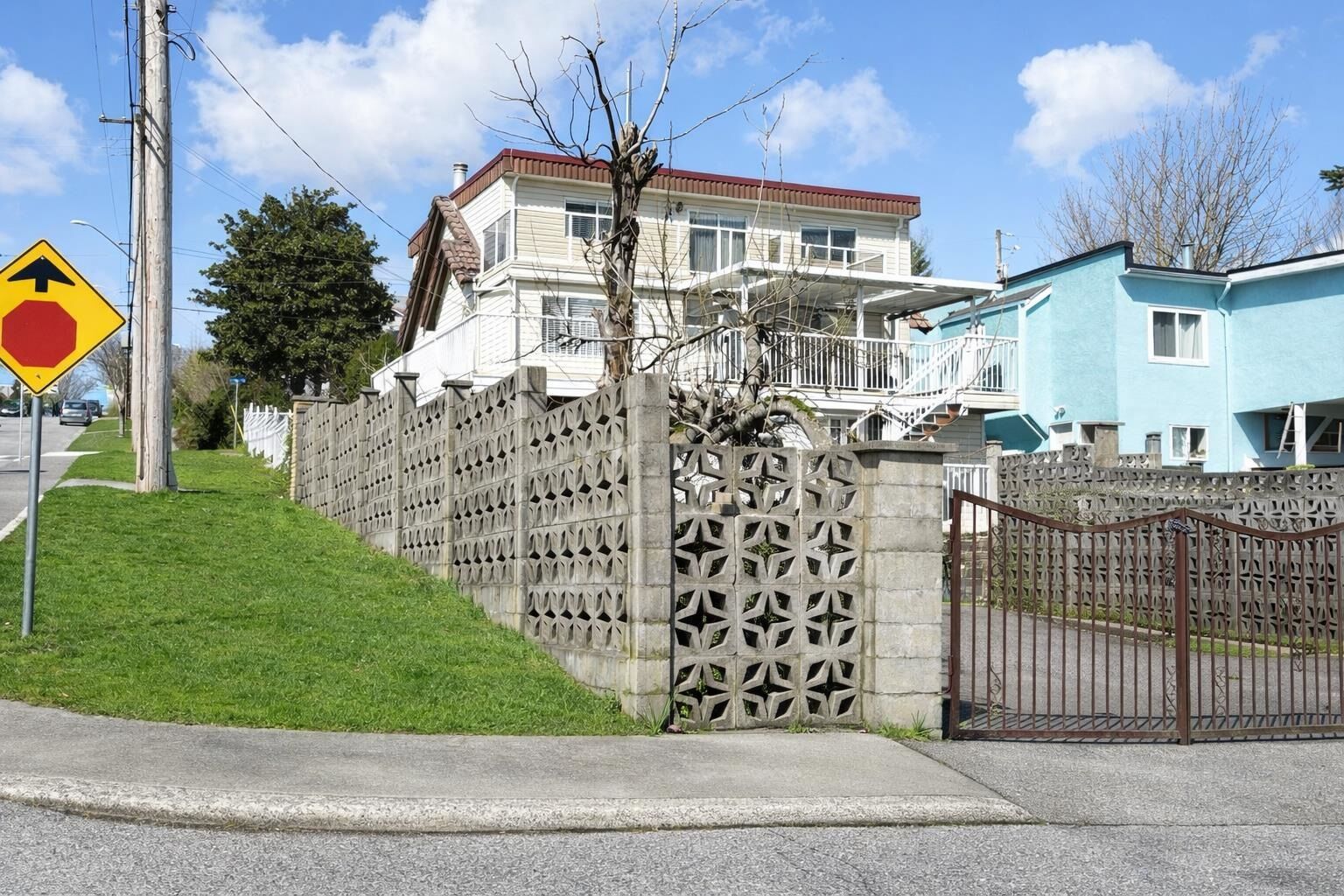 Property Photo: 1728 Seventh Avenue BC V3M 2K8
