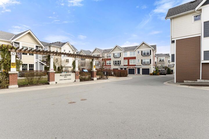 Property Photo: 32633 Simon Avenue 89 BC V2T 0G9