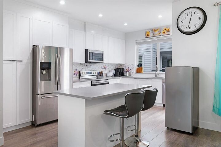 Property Photo: 12088 76 Avenue 2 BC V3W 5Z2