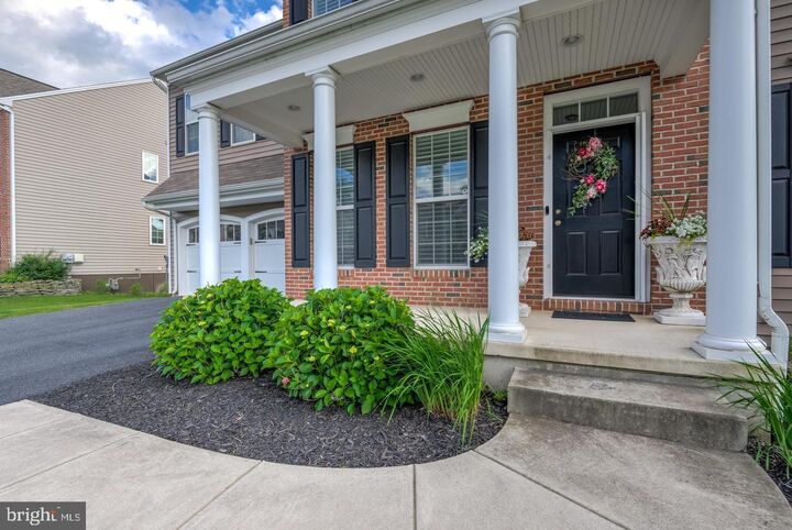 Property Photo:  978 Powder Horn Drive  PA 17036 