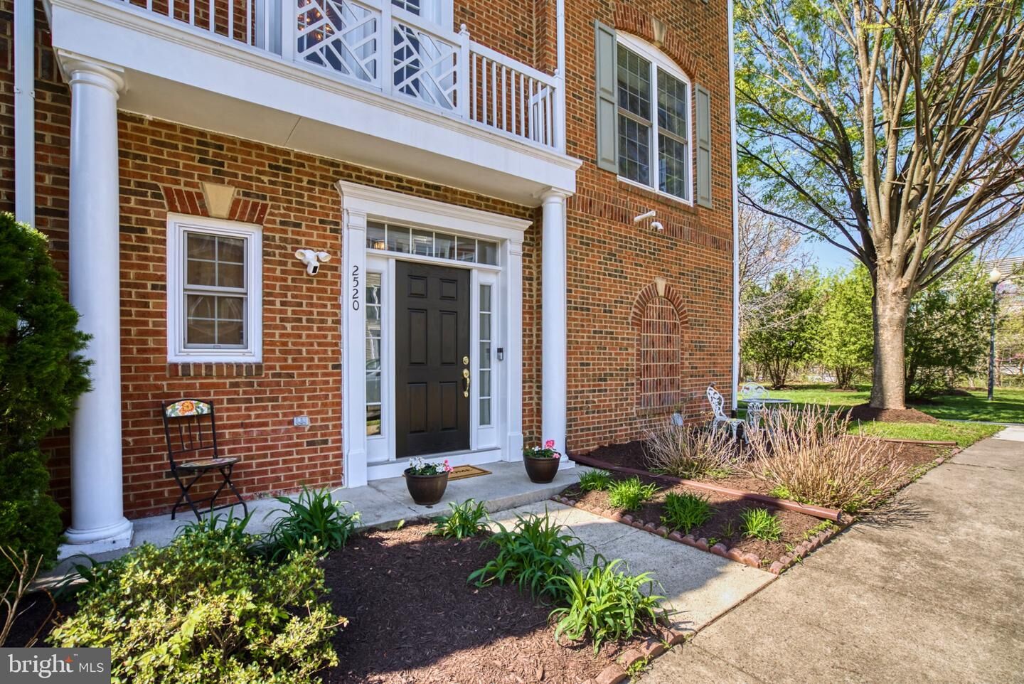 Property Photo: 2520 Walnut Leaf Lane VA 20171