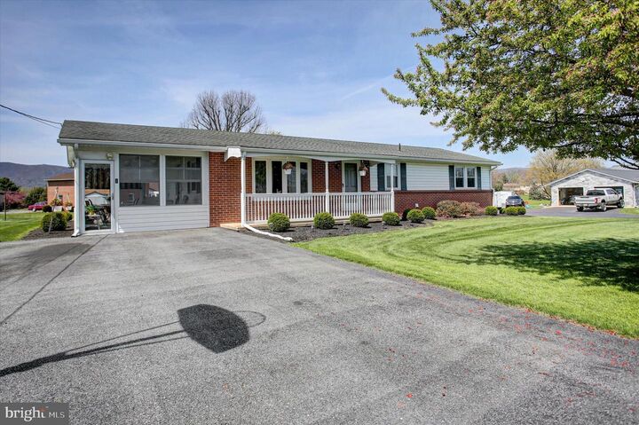 Property Photo:  5531 Oakwood Drive  PA 17236 
